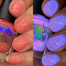 Load image into Gallery viewer, Zombie Claw - Keep Glowing (RTS)